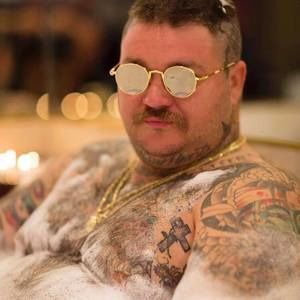 Meet your Posher, Tom